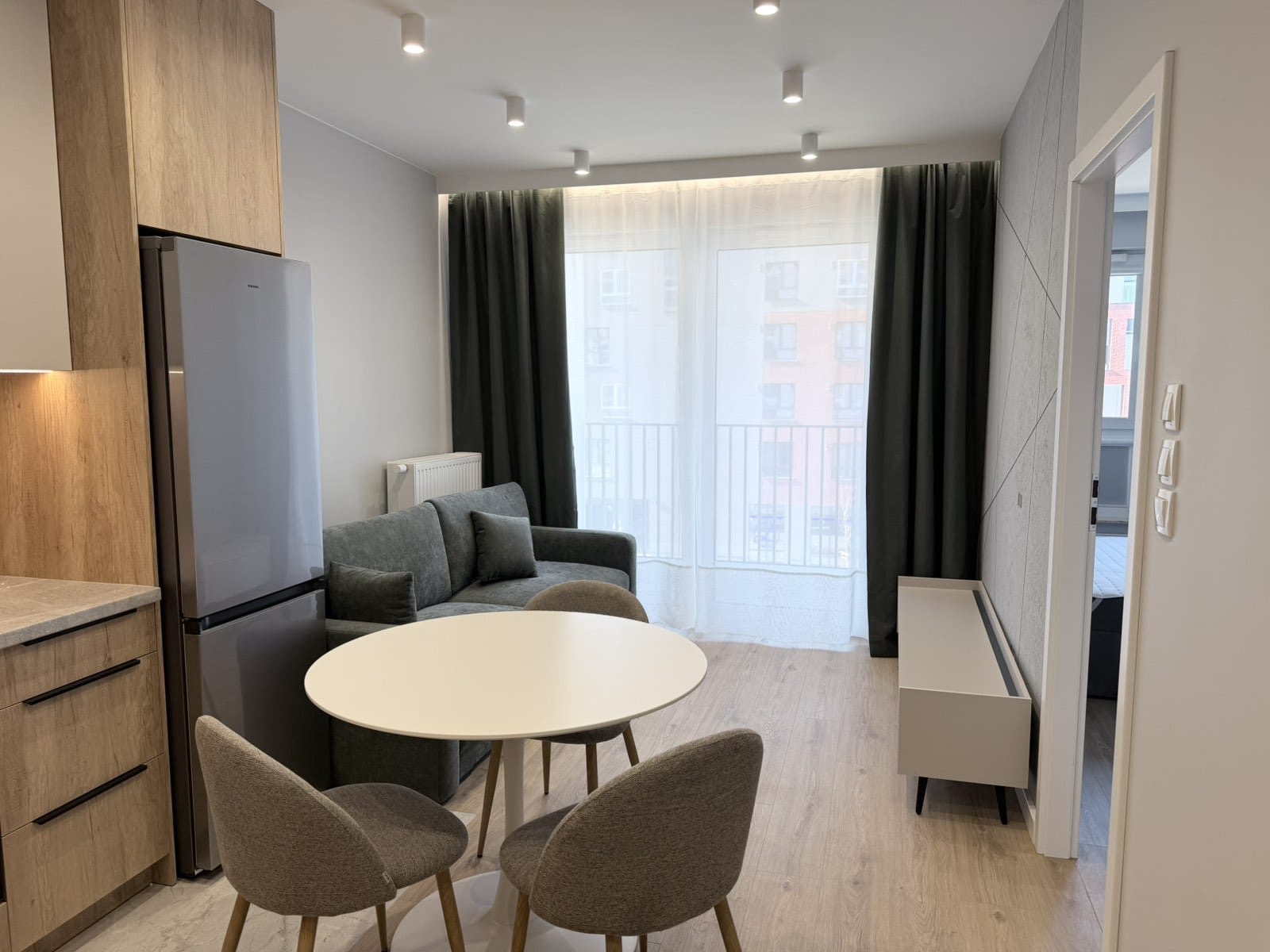 Salon z aneksem kuchennym - Gotowe mieszkanie